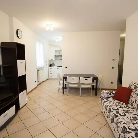 Ristrutturato Con Terrazzo Lejlighed