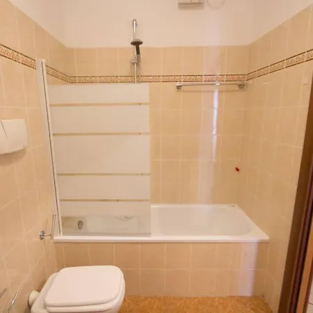 Ristrutturato Con Terrazzo